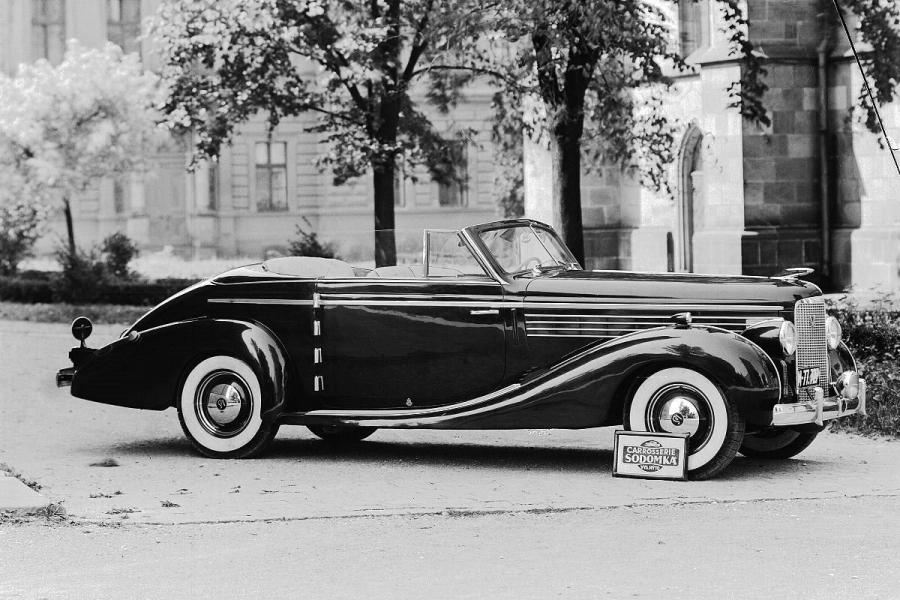  LaSalle Convertible Coupe by Sodomka 1938 года  (фото 1 из 2)